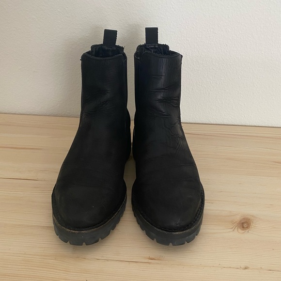 Thursday Chelsea boots black leather size 7 - Picture 2 of 6